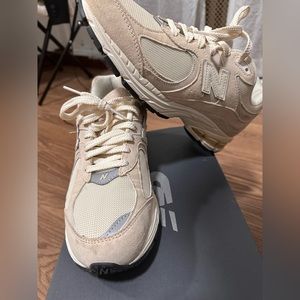 New Balance 2002 sneakers in sand